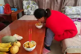 真香太好吃了！正宗的河南鸡蛋捞面，成本3块钱两个人吃撑了。视频封面