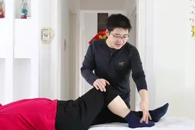 崴脚之后站久了踝关节肿胀、疼痛怎么办？找一下痛点，处理很简单视频封面