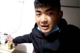 小伙每天上班十几个小时，没有精神，只能靠红牛来提提神视频封面