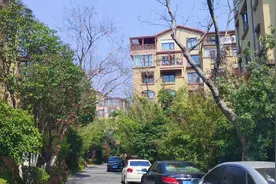 安徽马鞍山的二手房，98平120万，这个房价高不高？能买吗？视频封面