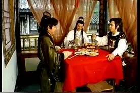 香帅传奇郑少秋 楚留香胡铁花姬冰雁开心喝酒 却不知麻烦即将上门视频封面