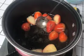 教你新吃法，草莓上锅一煮，倒瓶一浸，喝到嘴里回味无穷视频封面