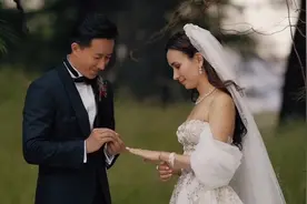 韩庚卢靖姗婚礼仪式现场曝光，交换对戒宣读誓词，也太甜蜜了视频封面