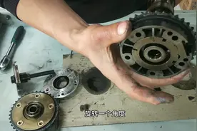 发动机可变正时系统VVT 在发动机上起的作用 结构以及工作原理视频封面