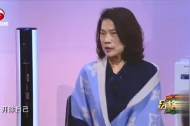 被董明珠开除的员工：清华博士后、随地扔垃圾、厂区里走机动车道视频封面