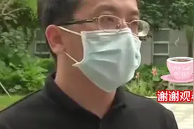 警惕，一女子因吃黑木耳中毒身亡，医生告诫，木耳这样吃可能中毒视频封面