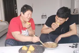 240斤胖妈走红网络，引百万人围观，网友：偷窥另一种女性的活法视频封面