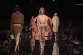 2020春夏女装秀超清精剪版 明艳花裙，轻快明媚，满满春天的气息视频封面