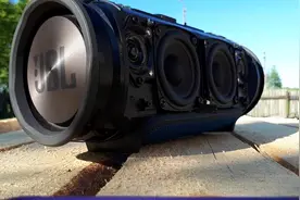 JBL Xtreme音乐战鼓蓝牙音箱评测，放在哪里都能震！视频封面