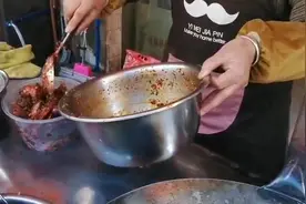 湖南人吃辣椒有多厉害，看了这视频你就知道了，辣椒可当饭吃视频封面