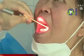 长沙女子在家带三个孙子，“大嗓门”变“沙喉咙”，声带长出异物视频封面