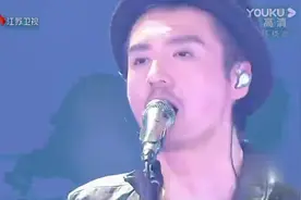 昨晚朴树再现神级现场，干净空灵的嗓音直入灵魂，心灵被净化了视频封面