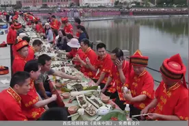 黎族风味美食：黎族长桌宴，是海南一种古老而富有民俗气息的宴席视频封面