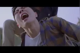 女装大佬，不料假绑变真绑，却不成连小孩子都打不过，视频封面
