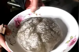 用两种方法做红薯粑粑猜猜看哪种会成功你们喜欢哪种