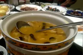 一起看看上海人的年夜饭，八个冷盘十六道菜，和家人一起过团圆年视频封面