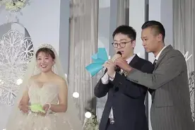 广东一富二代，鬼迷了心窍，执意娶23岁胸模，新娘确实太漂亮