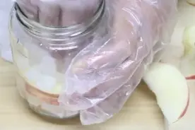 酸酸甜甜好味道！在家轻松自制苹果醋，就两步，立马学！视频封面
