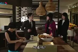 美女，丝袜破了个洞是没人会告诉你的视频封面