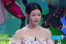 综艺：陈妍希被问第一次接吻地点，竟是在自己家，小S接着逼问视频封面