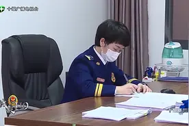 十堰最美“逆行者”杨鸣：带着女儿去抗“疫”视频封面