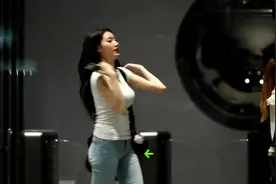 韩女团成员RUI，身材长相一流的小姐姐