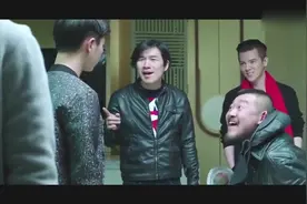 影视：儿子被地头蛇欺负，怎料他老爸是黑帮大佬，这下精彩了视频封面