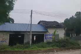 原来今日关注的主持人李静雯的家乡是一个偏僻小镇，一起来看看视频封面