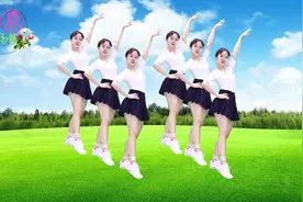 广场舞《草原上的爱》，歌声优美好听，舞步性感撩人视频封面