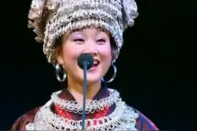 宋祖英《龙船调》妹娃要过河哇，哪个来推我嘛？我来推你嘛！
