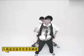 男人都有英雄情节，这首倪子冈的《Superman》很适合做你的BGM视频封面