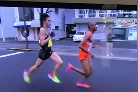 大迫杰跑姿慢动作，步幅太大了视频封面