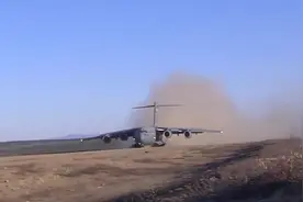 美军第25步兵师空降敌后强行攻击演习视频封面