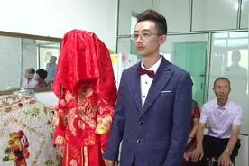 福建一研究生小伙，刚毕业娶同校师妹，猜猜新娘多漂亮？视频封面