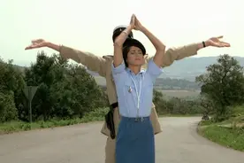 浪漫的交通指挥，唯美的舞蹈，所有车辆搞得一团糟视频封面