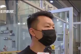 中山阜沙：离谱女司机开车剥桔子？深夜撞两车，典型“反面全才”视频封面