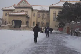 来看看伪满皇宫博物院，溥仪充当傀儡皇帝的宫殿！装修的太奢华了视频封面