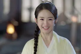 小女花不弃：药庄来了个女乞丐，洗干净换身衣服竟看呆了众人视频封面