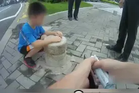 暖心！走丢小朋友和交警的童真对话图片