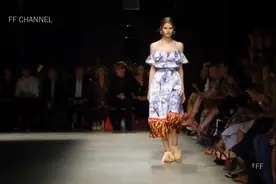 Stella Jean春夏高级时装新品发布模特走秀，面料一定很舒适视频封面