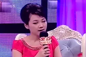 养女嫁给大自己29岁的养父，舞台上哭诉真相，真是难以置信啊！视频封面