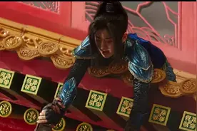 影视：怪物侵入皇宫，皇帝躲到龙椅后面，直接吓傻视频封面