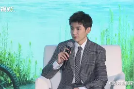 王源为什么剪寸头？听他说完理由，粉丝理解了视频封面