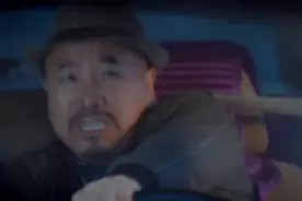 一路不消停：鞭炮炸车，也是够豪横的视频封面