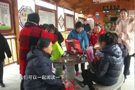 看农家书屋新变化：校门口的农家书屋，呵护孩子们茁壮成长！视频封面