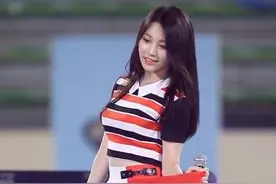 价值五亿韩元的大美腿合集金亚荣Girl's Day-Yura  Darling视频封面