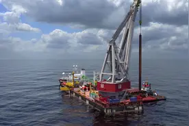 详细展示安装海上风电基础过程视频封面