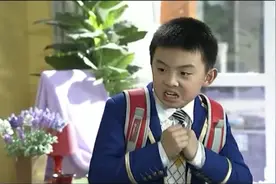 星际精灵蓝多多：蓝多多吃字典居然是学习的方式，这太独特了！视频封面