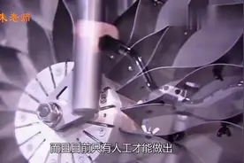 国外发明的这种自行车，能承受200斤，却在”挑战“人的胆量！