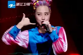 早年的中国娃娃歌曲《单眼皮女生》被此女翻唱, 惊呆全场评委视频封面